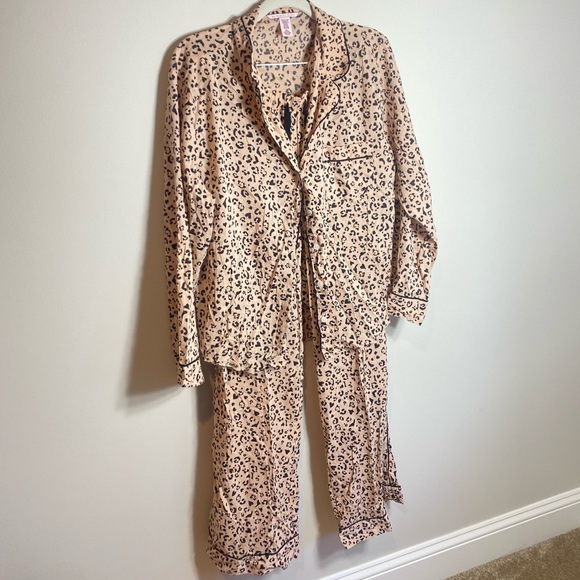 Victoria's Secret Other - Victoria’s Secret Cheetah Pajama Set